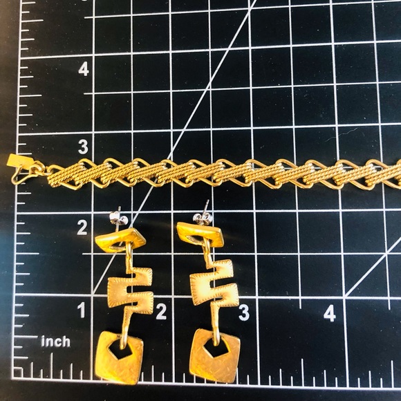 Vintage Monet Necklace & Abstract Earrings - Picture 8 of 12